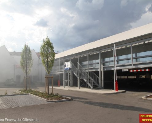 Feuer in Parkdeck